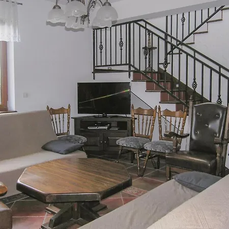 בית נופש With Fireplace I *